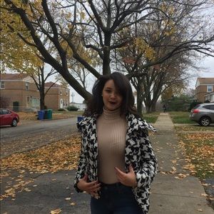 Meet your Posher, Saara